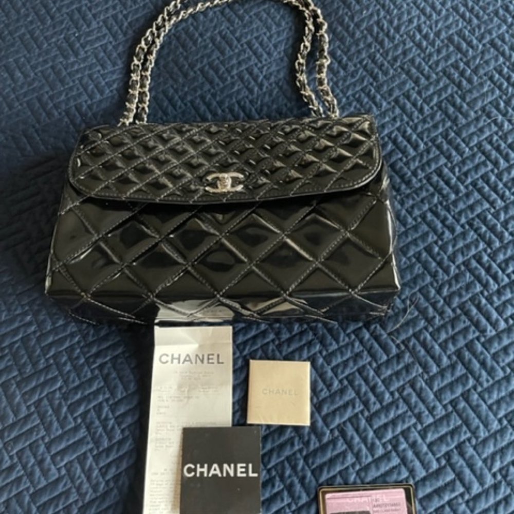 🖤CHANEL 🖤Classic MAXI Quilted Patent Leather Double Flap Shoulder Bag Black🖤